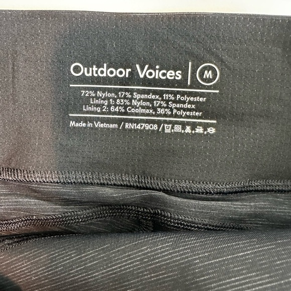 Outdoor Voices Space Dye Warm Up
Cropped Leggings, Charcoal Gray/Black, Size M - Picture 2 of 8